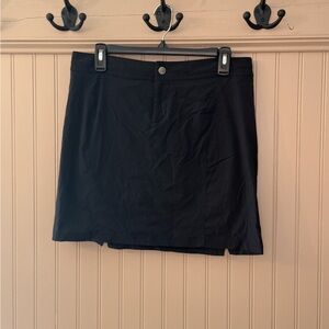 Columbia Women’s Black Skort Size 8 Athletic Outdoor Skirt w/ Built-In Shorts